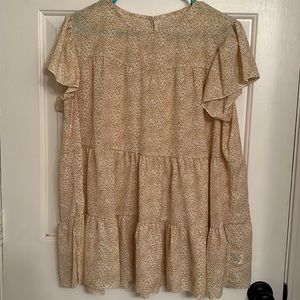 Women’s size 14 daisy printed blouse